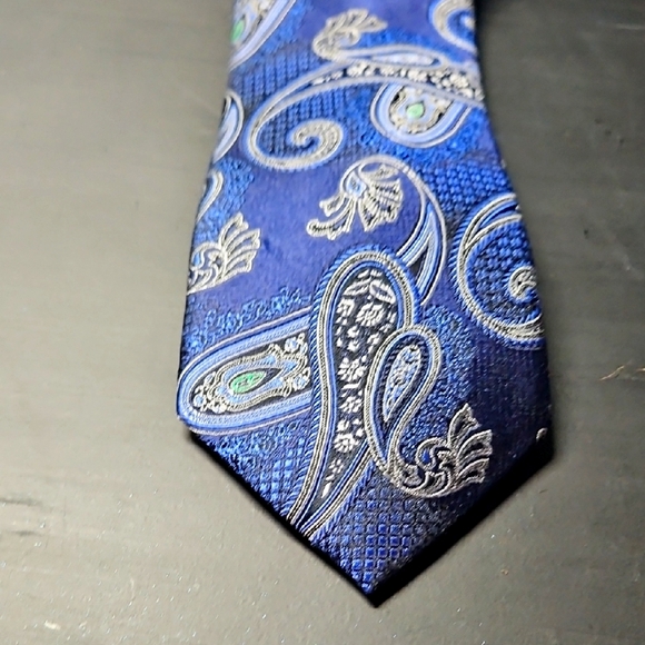 Jos. A. Bank Blue and Silver 100% Silk - Picture 1 of 4